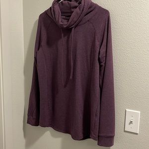 32 degree Heat brand plum colored long sleeve tube neck. Size medium.